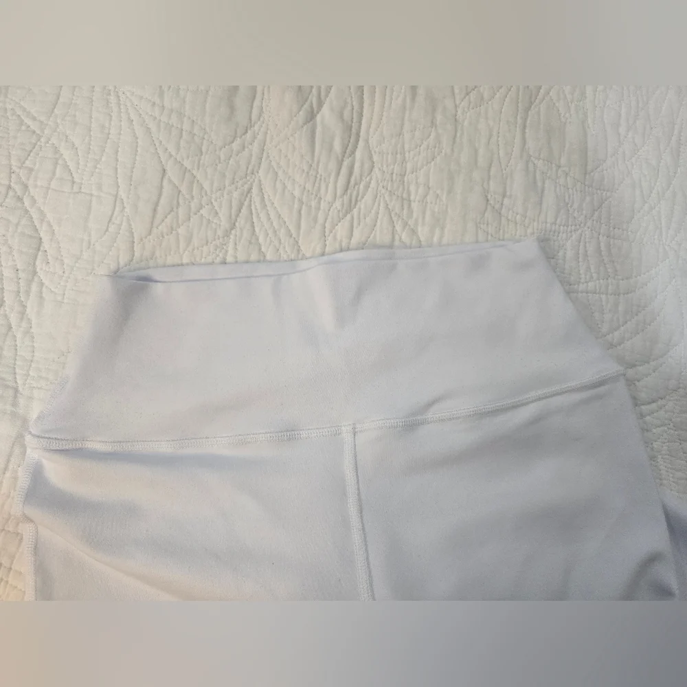 ALO Yoga Airbrush Flares - Picture 4 of 5